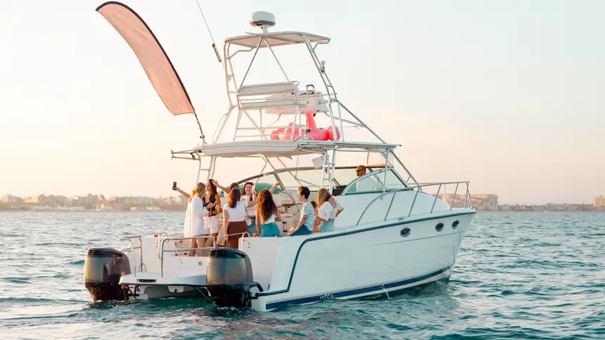Luxury Yacht Parties in Dubai